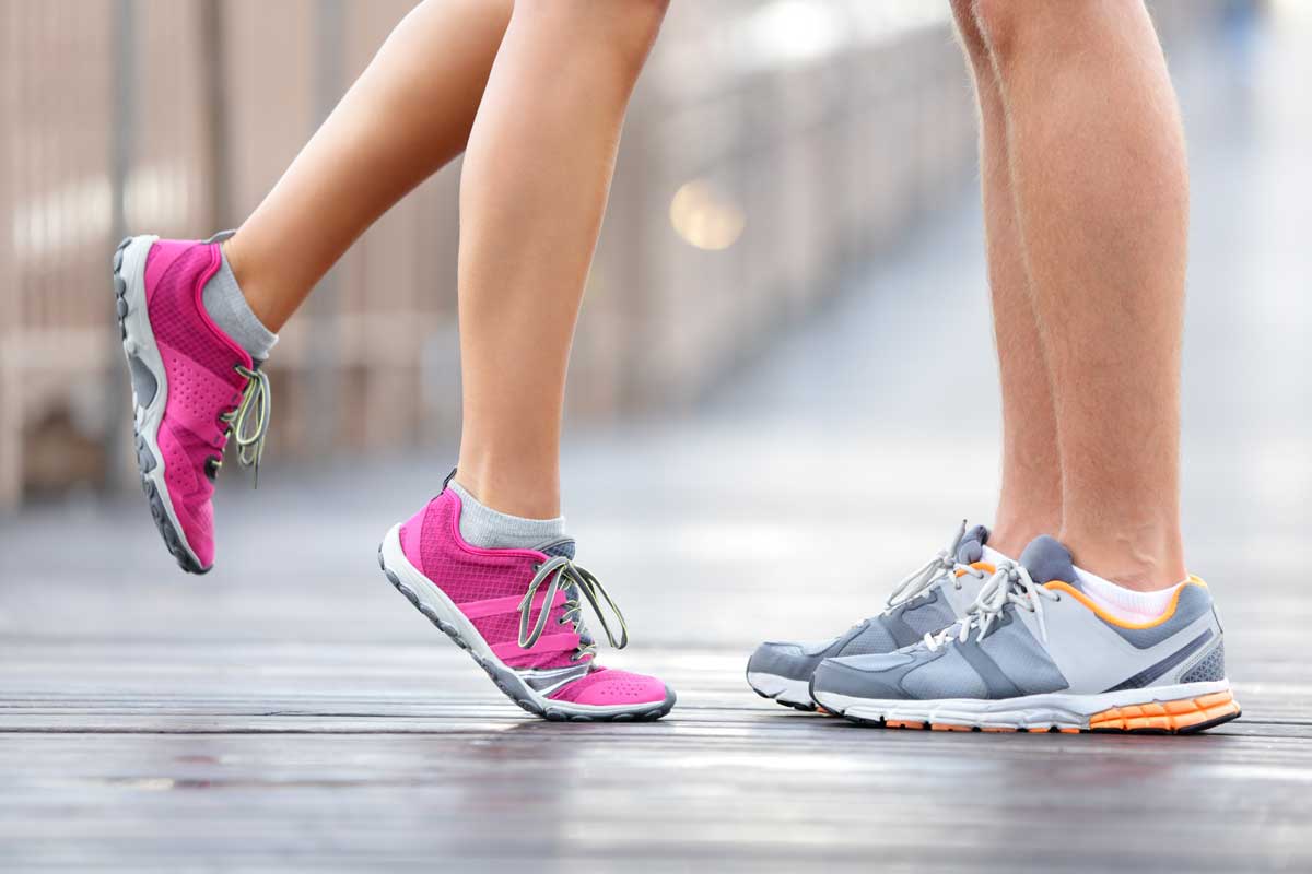 couple-in-running-shoes